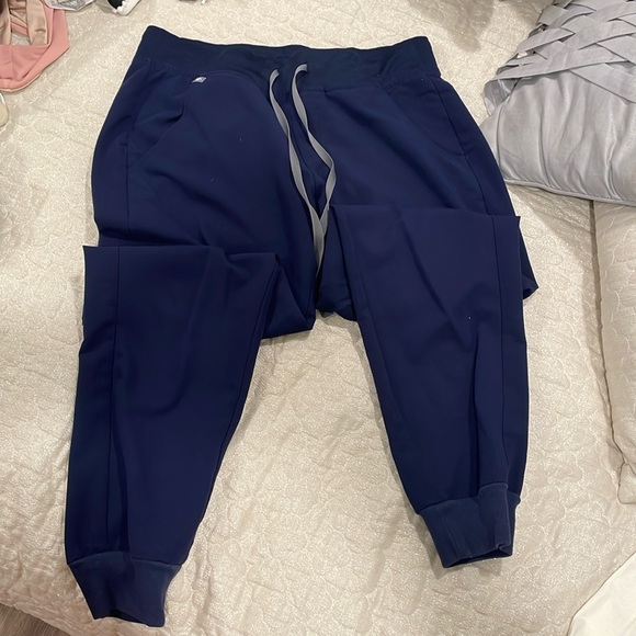 Figs Zamora joggers - Picture 2 of 3